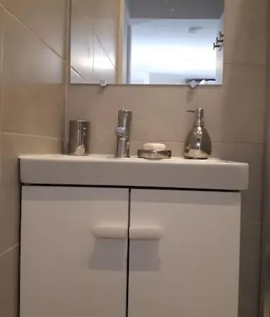 アパート Magnifique Petite Maisonnette Climatisee Avec Parking Privatif *